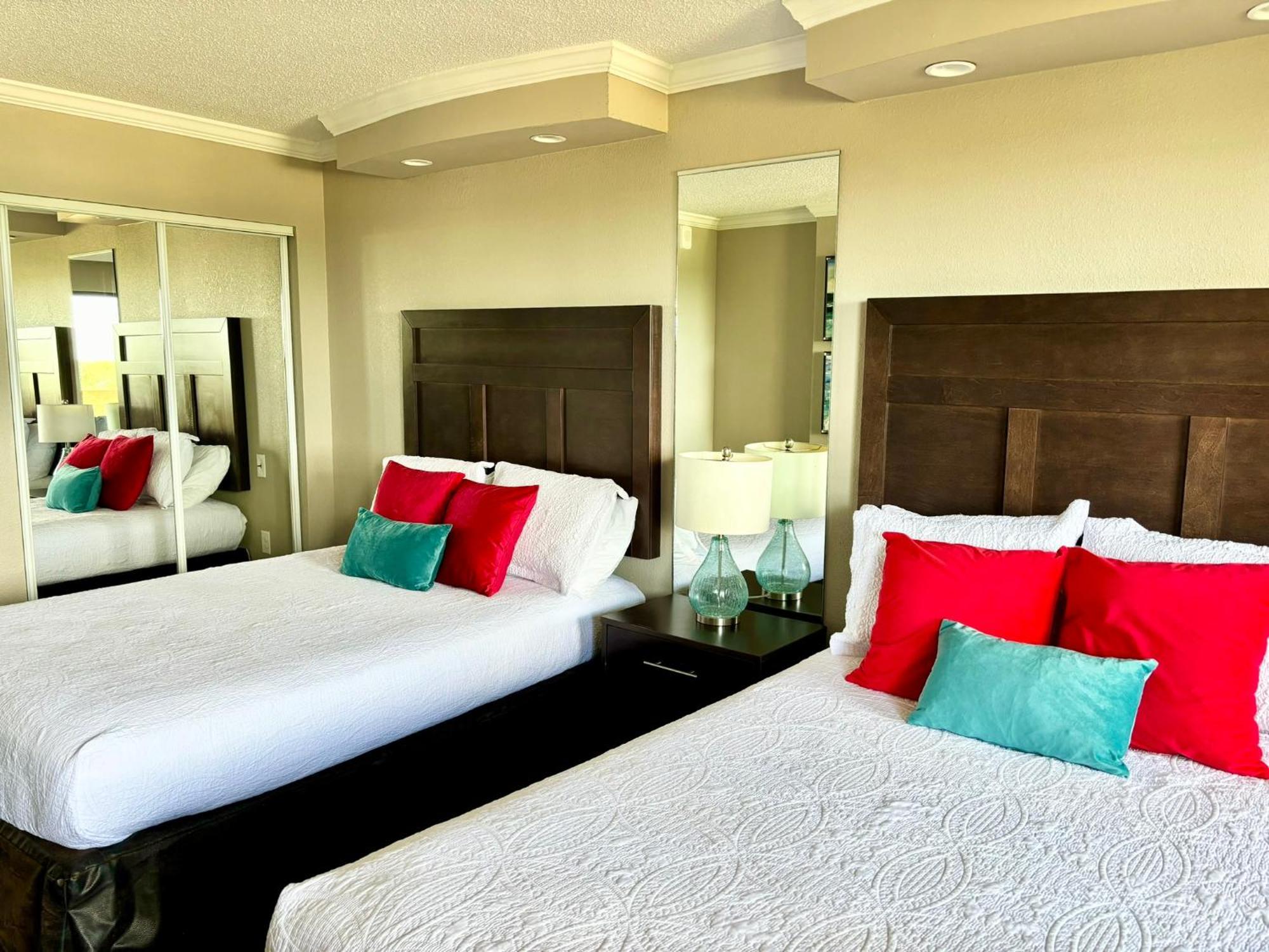 Azure Bliss Oceanfront Condo Sleeps 6 Миртл-Бич Экстерьер фото