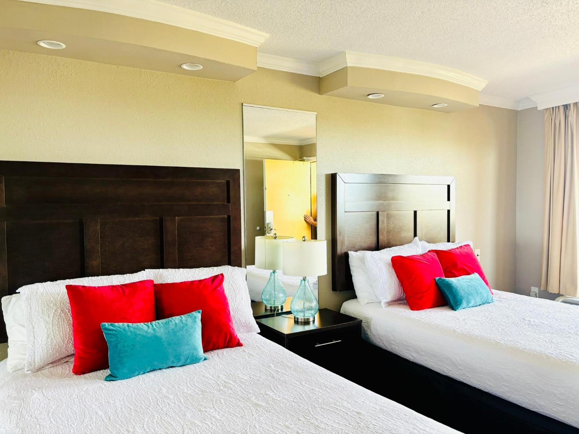 Azure Bliss Oceanfront Condo Sleeps 6 Миртл-Бич Экстерьер фото