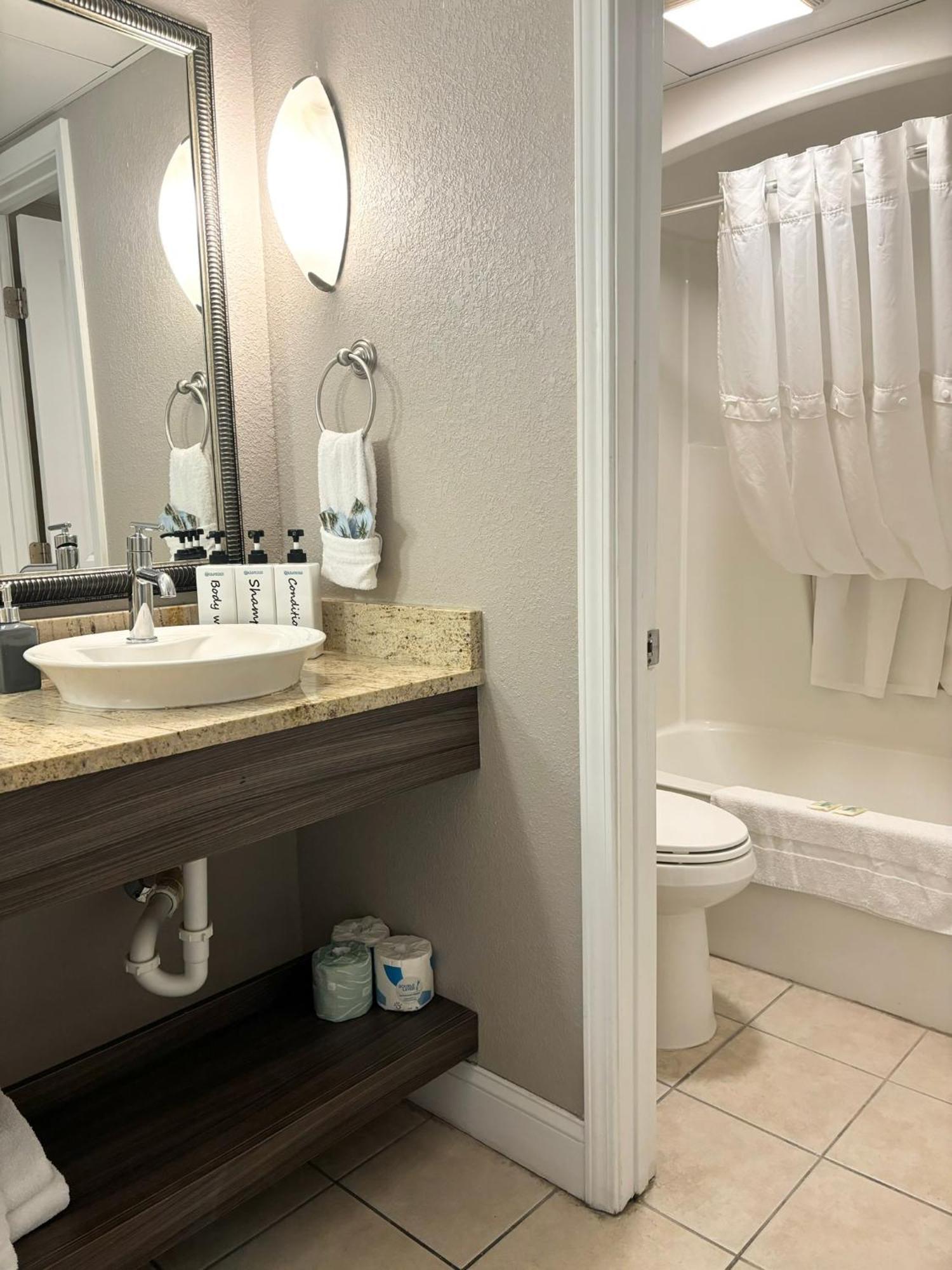 Azure Bliss Oceanfront Condo Sleeps 6 Миртл-Бич Экстерьер фото