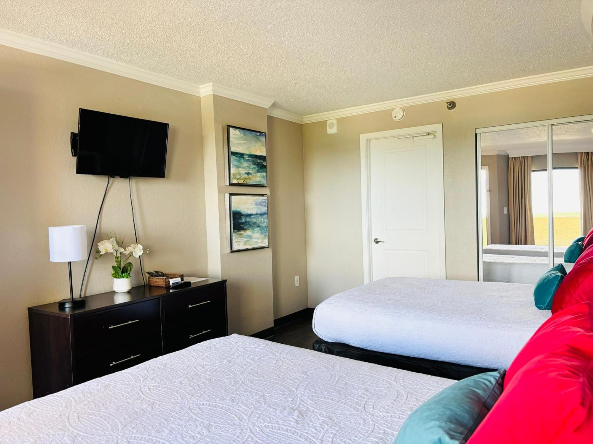 Azure Bliss Oceanfront Condo Sleeps 6 Миртл-Бич Экстерьер фото